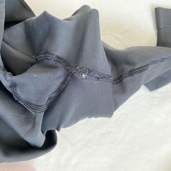 Lululemon Black Cropped Tights - Picture 5 of 6